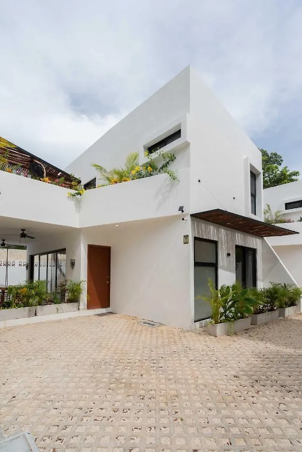 Tulum Cozy 3 Bedrooms Townhome-Centrally Located-Gated-Wifi 0*,  Mexico